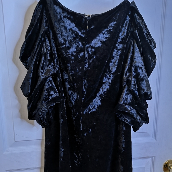 Off shoulder velvet black dress butterfly sleeves - Picture 7 of 7